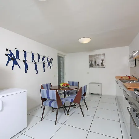 Sleeps 15 Pool Air Con Wifi *