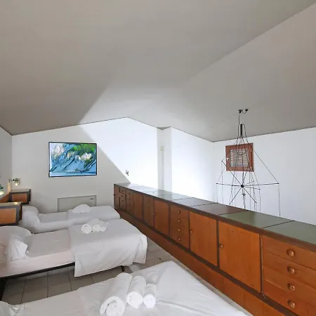 Sleeps 15 Pool Air Con Wifi * Montinelle