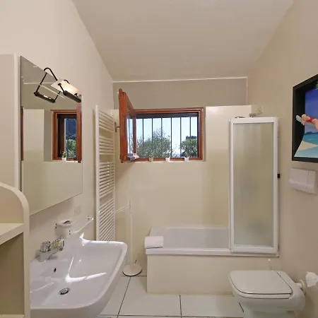Sleeps 15 Pool Air Con Wifi * Montinelle